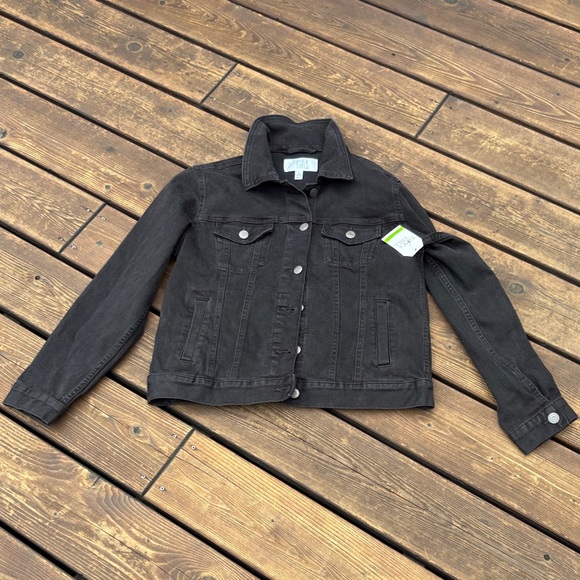 Stylish Black Denim Jacket for Kids - Picture 1 of 8